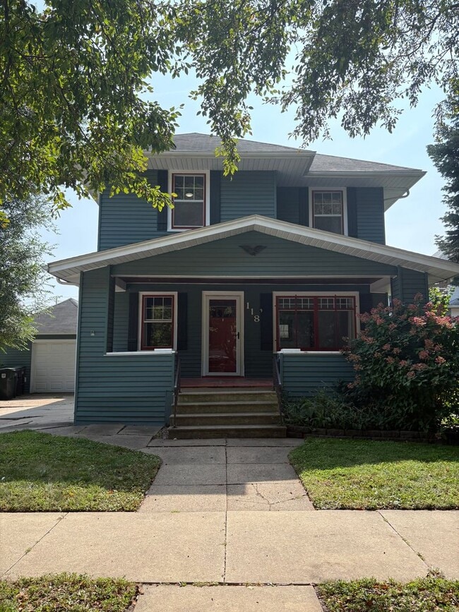 property at 118 W 11th St