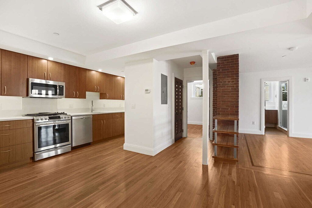 165 Winthrop Rd in Brookline, MA - Foto de edificio