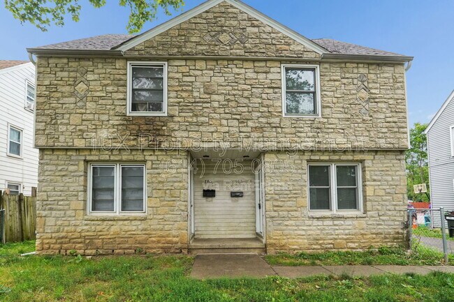 property at 782 Whitethorne Ave