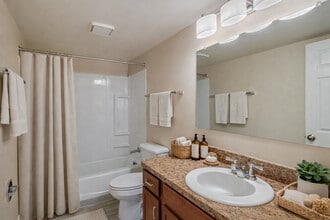 Sandstone Creek Apartments in Grand Ledge, MI - Building Photo - Building Photo