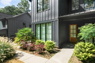1241 Bridges Ave SW in Atlanta, GA - Building Photo - Building Photo