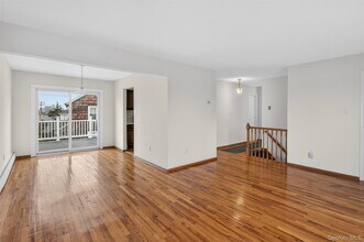 297 Fairfield Ave in Carle Place, NY - Building Photo - Building Photo