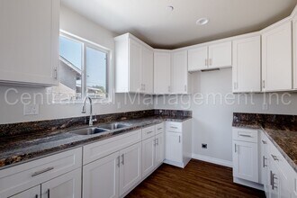 2825 California Ave in Bakersfield, CA - Building Photo - Building Photo