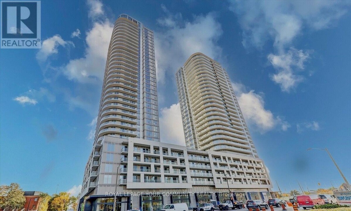 2033-2033 Kennedy Rd in Toronto, ON - Building Photo