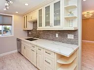 14990 Victory Blvd in Los Angeles, CA - Building Photo - Building Photo