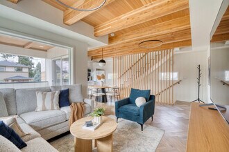 5016 NE 26th Ave in Portland, OR - Foto de edificio - Building Photo