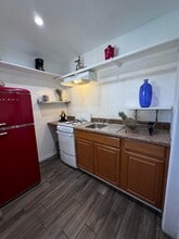 10164 Oso Ave, Unit Back yard in Chatsworth, CA - Building Photo - Building Photo