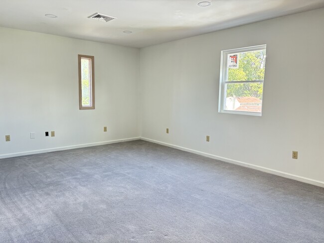 830 Johnson Ave, Unit 830 Johnson Ave #2 in Johnson City, TN - Foto de edificio - Building Photo