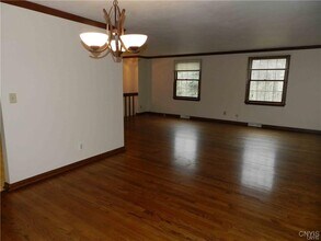 8786 Pasture Gate Ln in Baldwinsville, NY - Building Photo - Building Photo