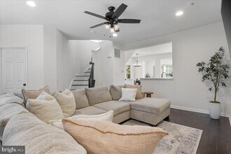 8343 Autumn Crest Ln in Chesapeake Beach, MD - Foto de edificio - Building Photo