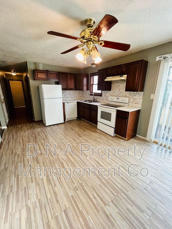 5081 Pine Ridge Rd N in East Stroudsburg, PA - Building Photo - Building Photo