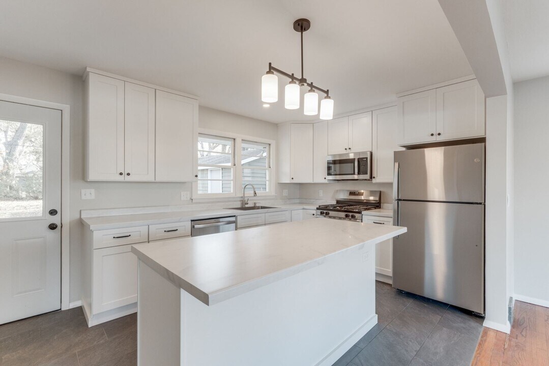 1206 S Mattis Ave in Champaign, IL - Building Photo