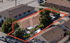 327 W D St in Wilmington, CA - Foto de edificio