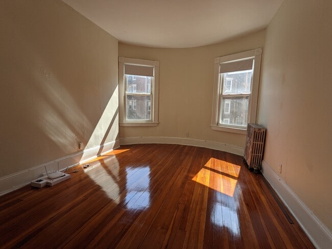 1463 Beacon St, Unit 5 in Brookline, MA - Building Photo - Building Photo
