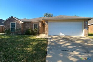 2105 Indian Camp Trail in Copperas Cove, TX - Building Photo