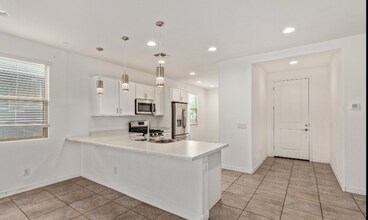 8948 W Bethany Heights Dr in Glendale, AZ - Building Photo - Building Photo