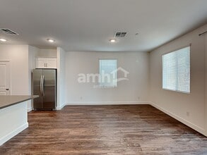10076 Roseum Ct in Las Vegas, NV - Building Photo - Building Photo