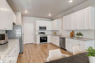 1005 W Golden Ln in Burleson, TX - Building Photo