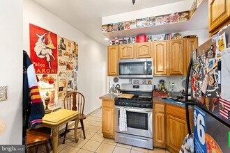 1910 N 17th St in Philadelphia, PA - Building Photo - Building Photo