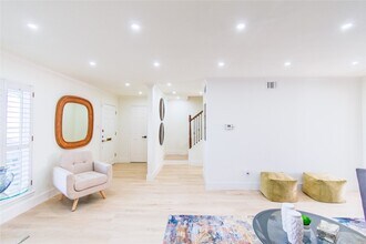 5805 Valley Forge Dr in Houston, TX - Building Photo - Building Photo