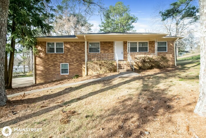 940 Pine Hill Rd in Birmingham, AL - Building Photo