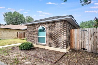 608 Fern Meadow Dr in Universal City, TX - Building Photo - Building Photo