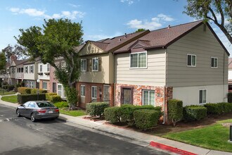 1158 Denver LN in El Cajon, CA - Foto de edificio - Building Photo