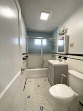 58 Edgecliff Rd, Unit 58 in Watertown, MA - Foto de edificio - Building Photo