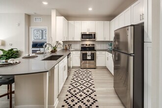 Shadetree Apartments in Ruskin, FL - Foto de edificio - Building Photo