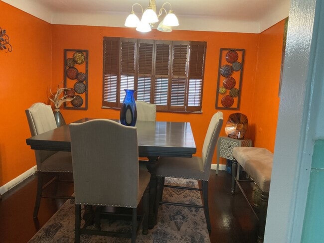 7243 Dartmouth Ave in University City, MO - Foto de edificio - Building Photo