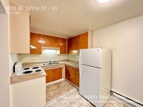 1030 NE 125th St in Seattle, WA - Building Photo - Building Photo