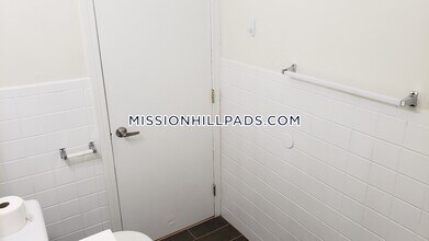 30 Iroquois St-Unit -7 in Boston, MA - Building Photo - Building Photo