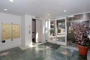 Hauser Apartments in Los Angeles, CA - Building Photo