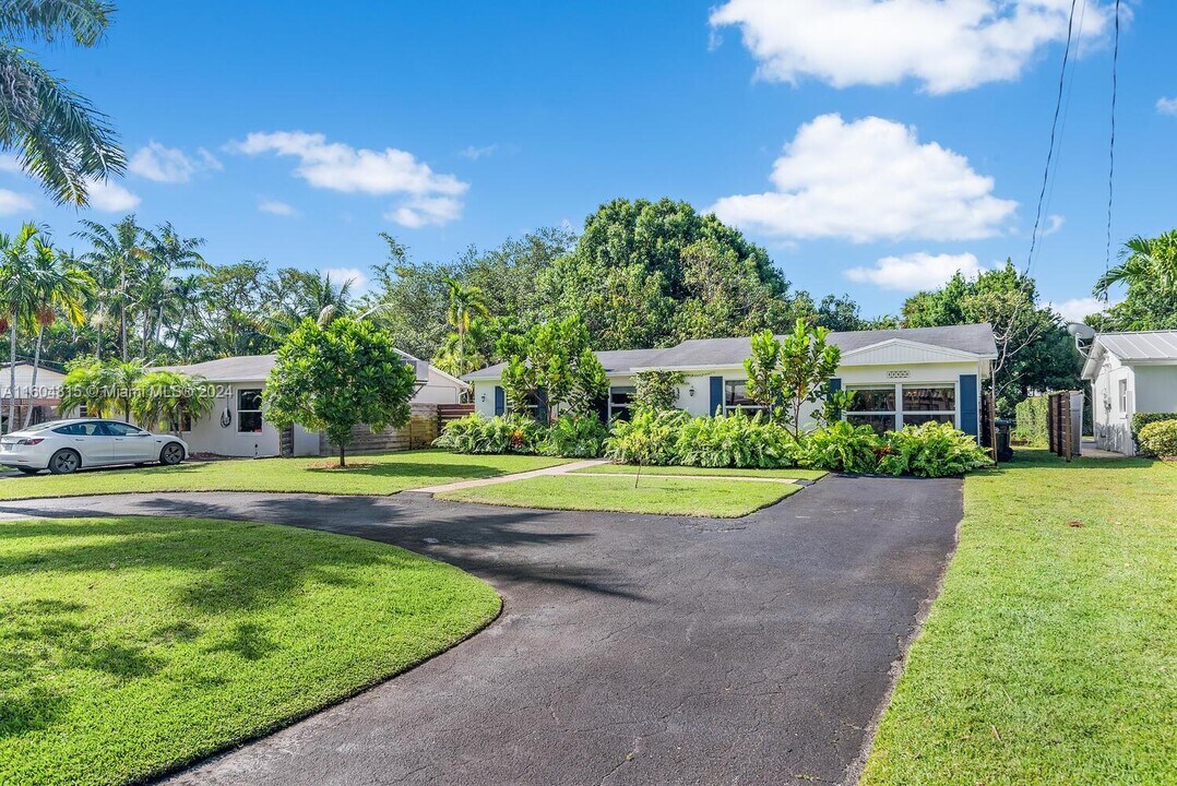 1724 SW 4th St in Fort Lauderdale, FL - Foto de edificio