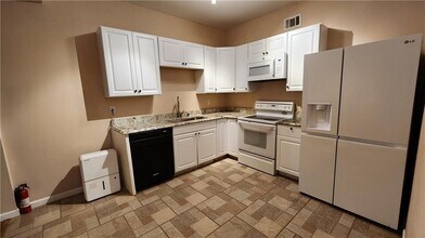 1060 Landover Crossing in Suwanee, GA - Building Photo - Building Photo