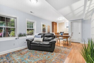 5 Alexandria Way in Chelmsford, MA - Building Photo - Building Photo