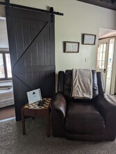 4709 Cedarvale Rd, Unit #2 Upper in Syracuse, NY - Foto de edificio - Building Photo