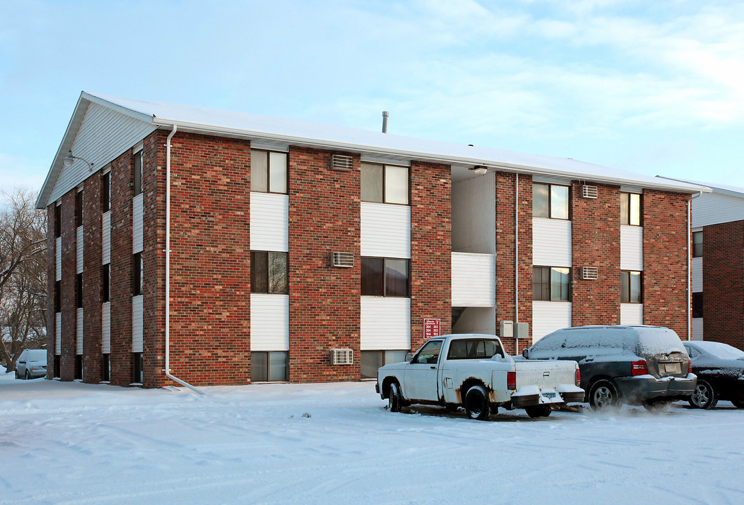 Fairview Apartments in Willmar, MN - Building Photo