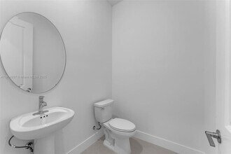 4336 SW 122nd Terrace in Davie, FL - Building Photo - Building Photo