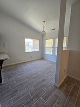 2285 N 10th Ave in Hanford, CA - Building Photo - Building Photo