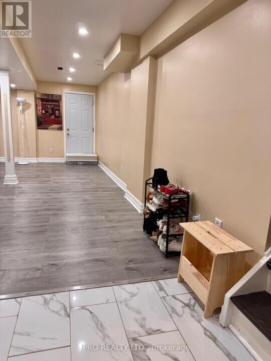 41 Arctic Wolf Rd in Brampton, ON - Building Photo