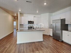 5054 W White Ash Ct in Meridian, ID - Building Photo - Building Photo