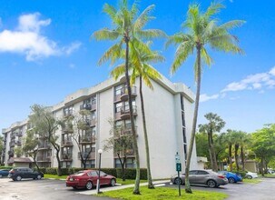 2701 Riverside Dr, Unit 303B in Coral Springs, FL - Building Photo - Building Photo