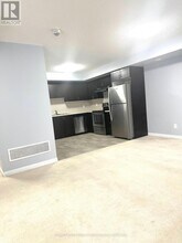 250-250 Sunny Meadow Blvd in Brampton, ON - Building Photo - Building Photo