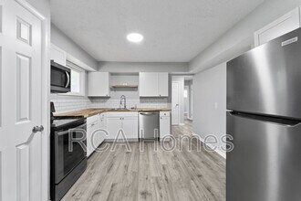 2292 W 67th St in Indianapolis, IN - Building Photo - Building Photo