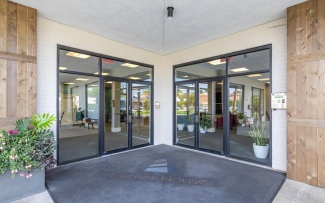 Garner House Apartments in Hatboro, PA - Foto de edificio - Building Photo
