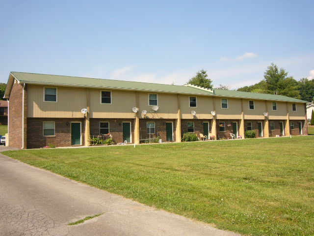 West Town Apartments in Morristown, TN - Building Photo