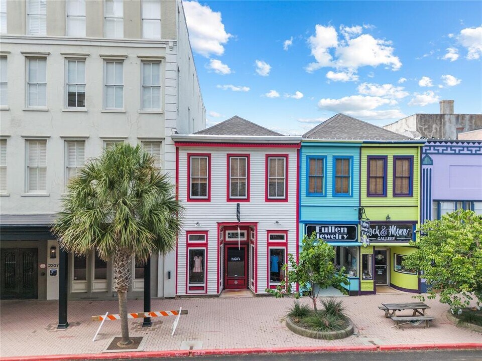 2213 Postoffice St in Galveston, TX - Foto de edificio