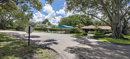3993 Cypress Reach Ct in Pompano Beach, FL - Building Photo - Building Photo