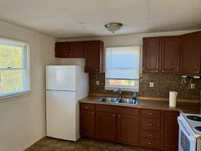 2012 Holly St in Kingsport, TN - Building Photo - Building Photo